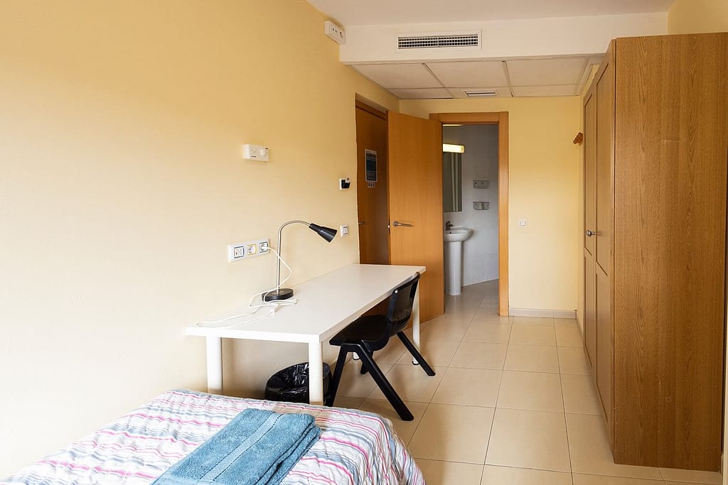 Habitación individual baño de la residencia SAFA Casablanca